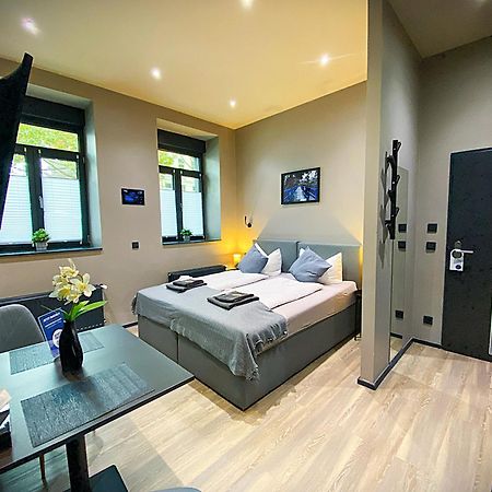 Liro Stadt Apartments Крефелд Екстериор снимка