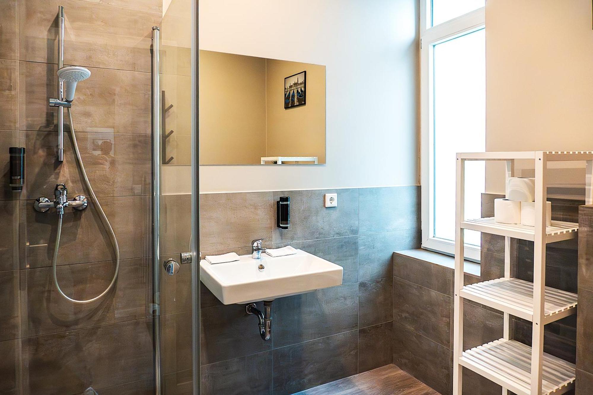 Liro Stadt Apartments Крефелд Екстериор снимка