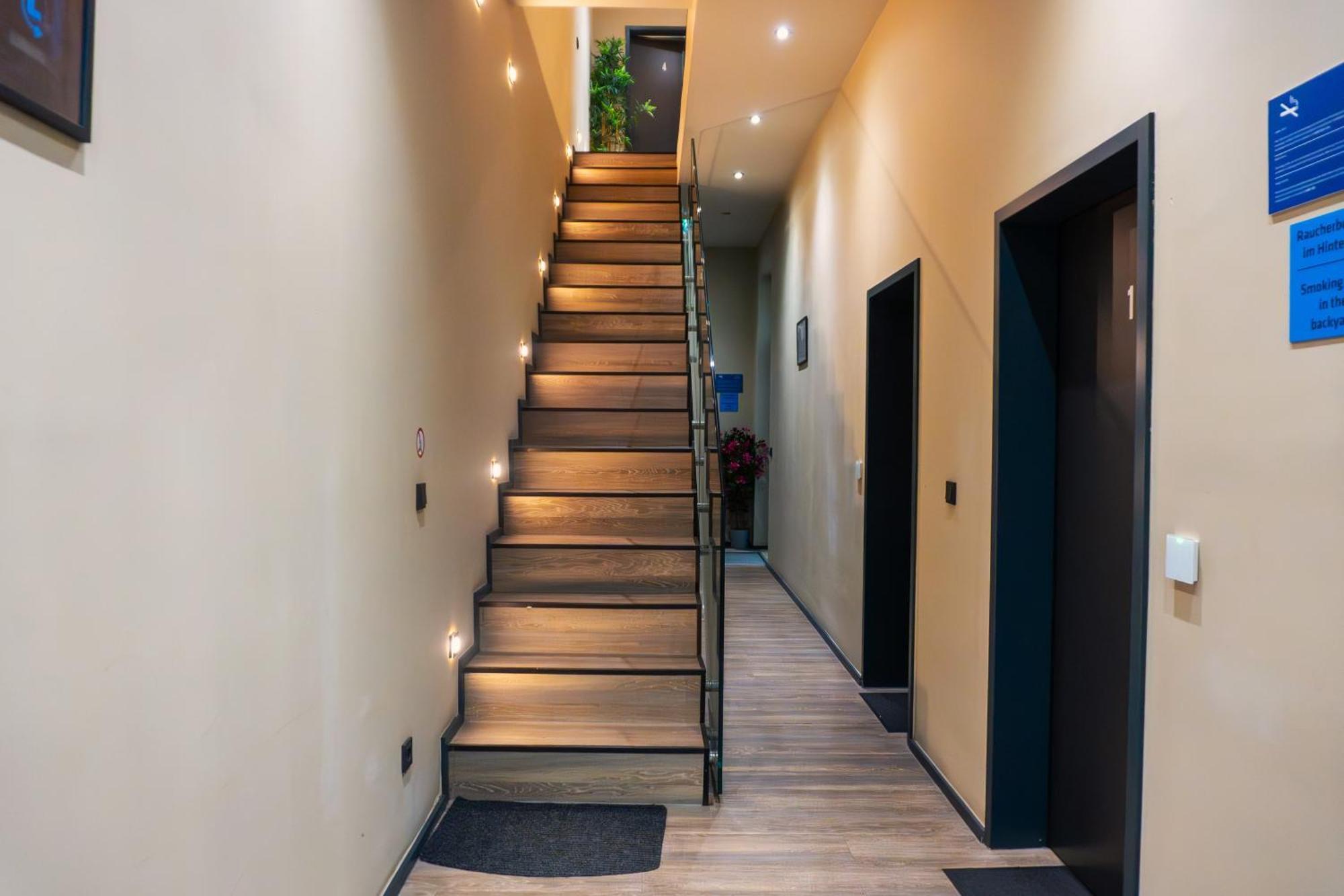 Liro Stadt Apartments Крефелд Екстериор снимка